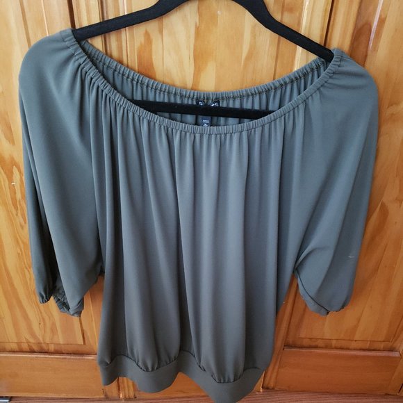EXPRESS Women's Army Green Top - Picture 1 of 3
